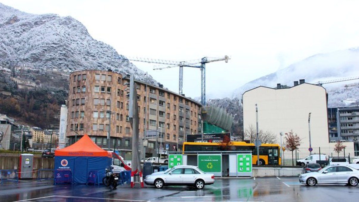 L'stop lab de l'aparcament Valira aquest divendres.