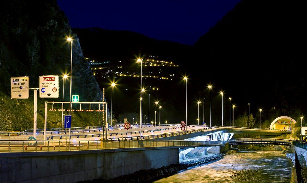 Un dels terrenys s'ubica sota de la sortida nord del túnel de la Tàpia.