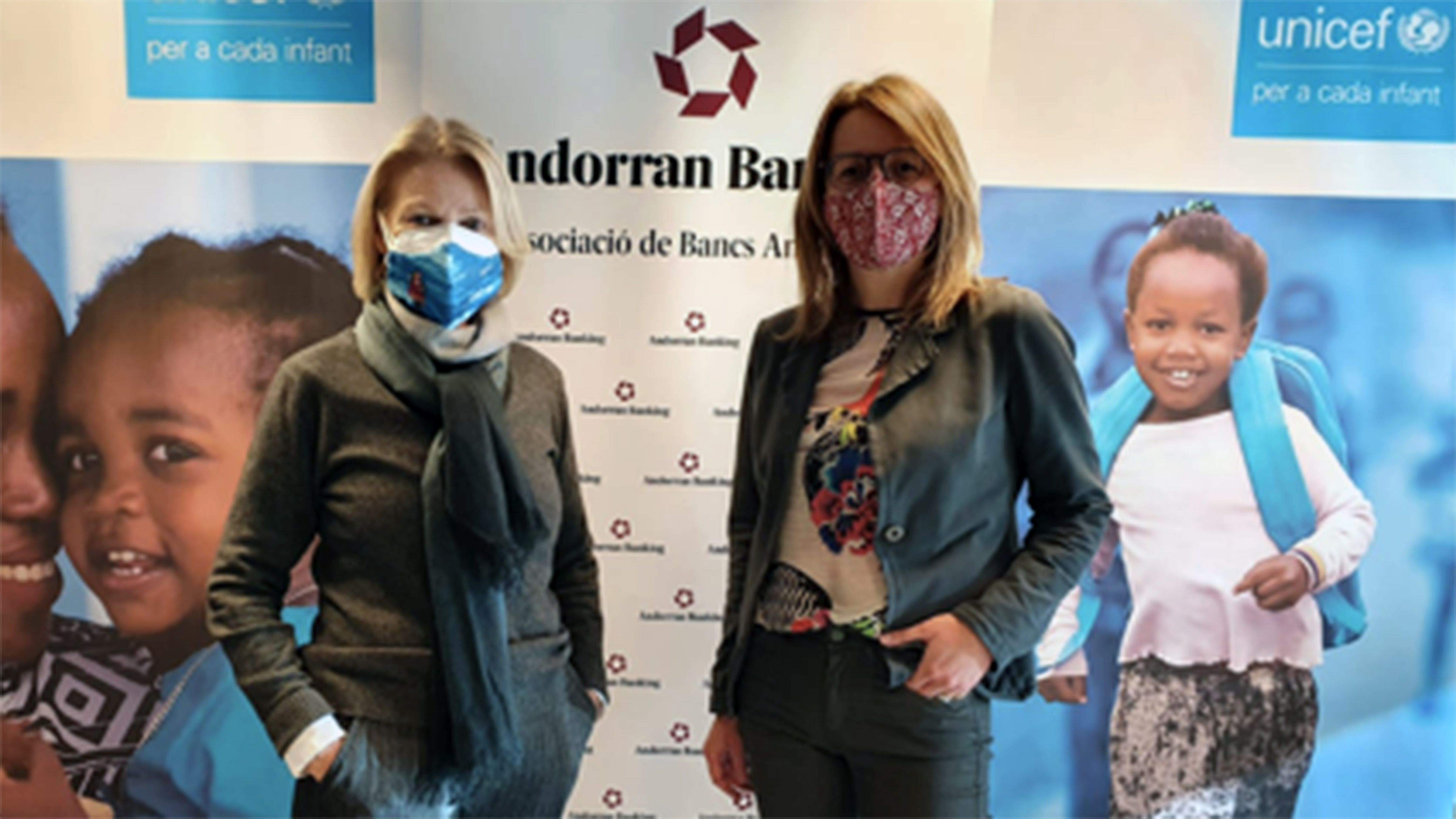 Lara Álvarez i Esther Puigcercós.