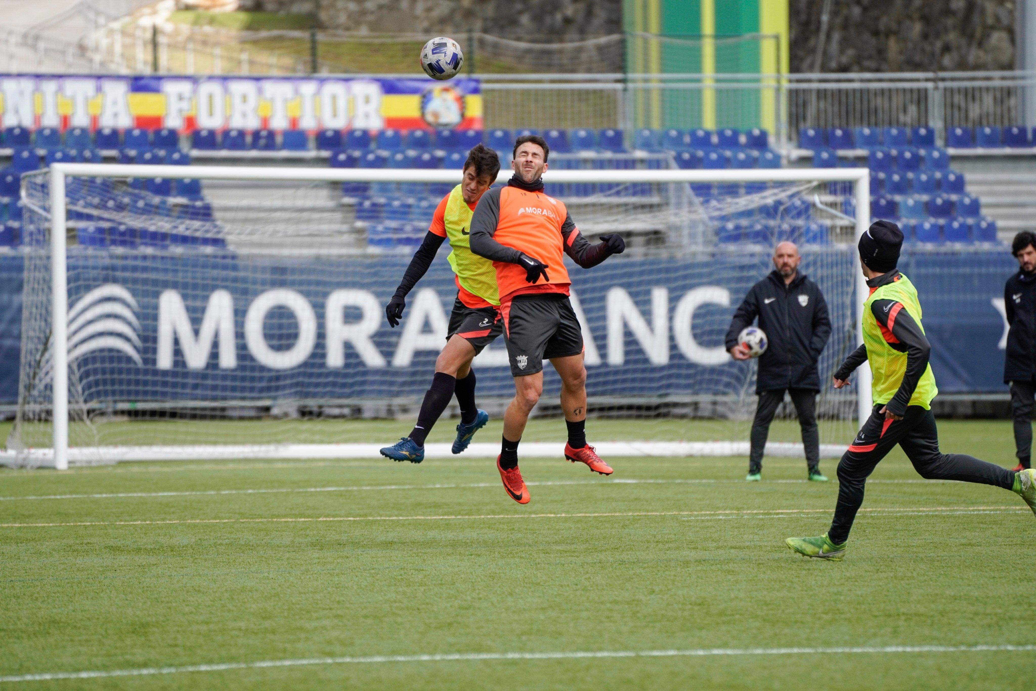 Un instant del darrer entrenament a Prada de Moles aquest dissabte.