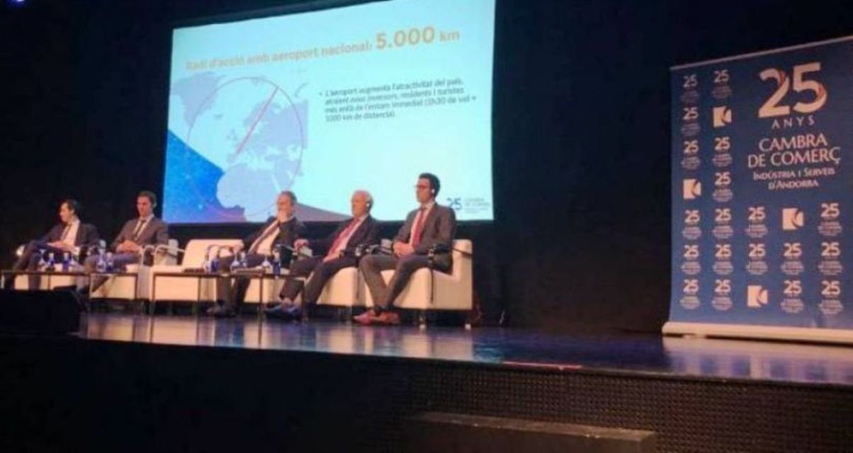 PRESENTACIÓ DEL PROJECTE D'AEROPORT A GRAU ROIG.