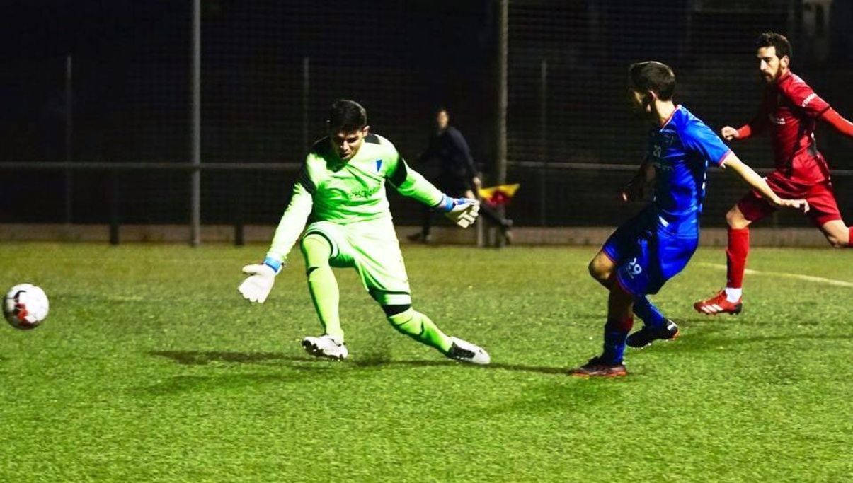 Borja Pimentel marca el gol de la victòria de l'Atlètic Escaldes contra l'Inter Escaldes.