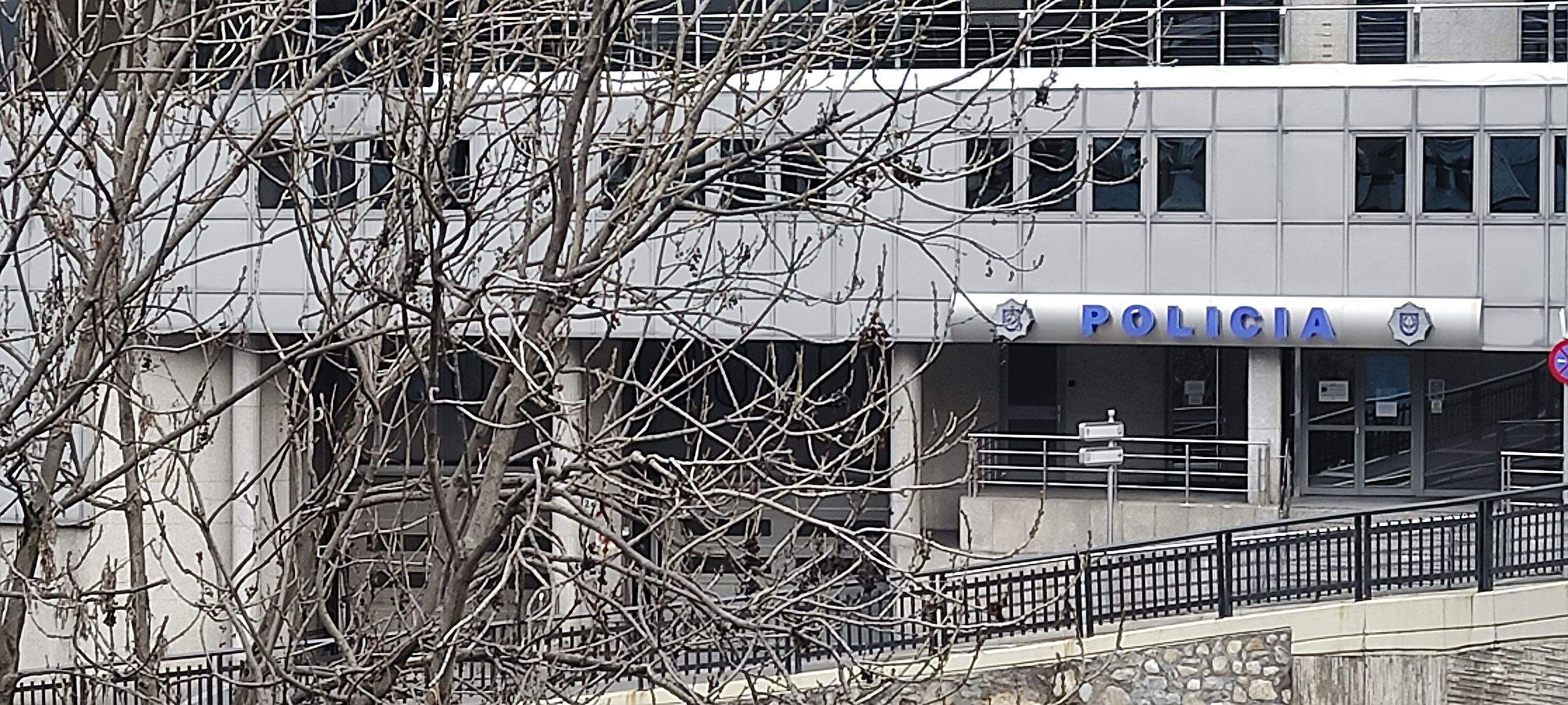 Una imatge de la façana de la policia. Una imatge de la façana de la policia.