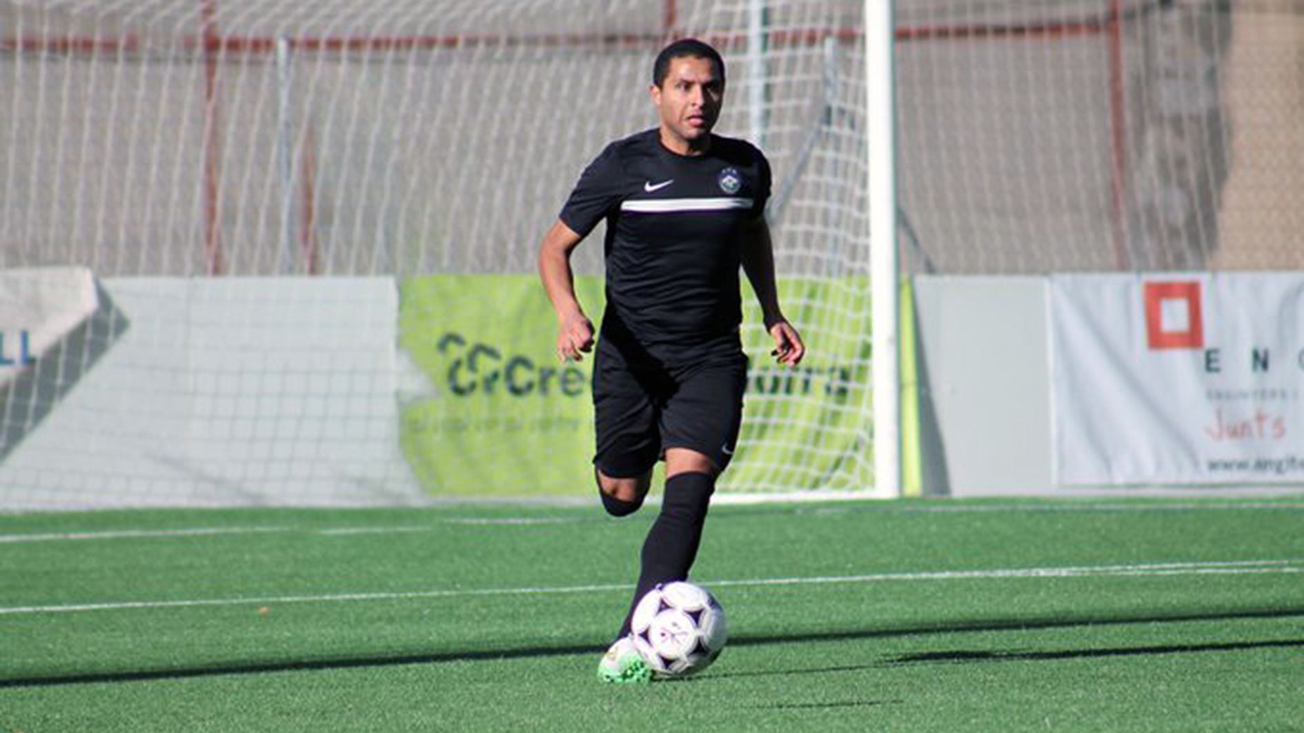 Manuel Sepúlveda conduint la pilota quan defensava els colors de l'Ordino.