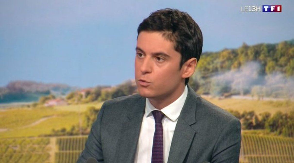 Gabriel Attal durant l'anunci de l'ampliació del toc de queda aquest divendres a la cadena TF1.