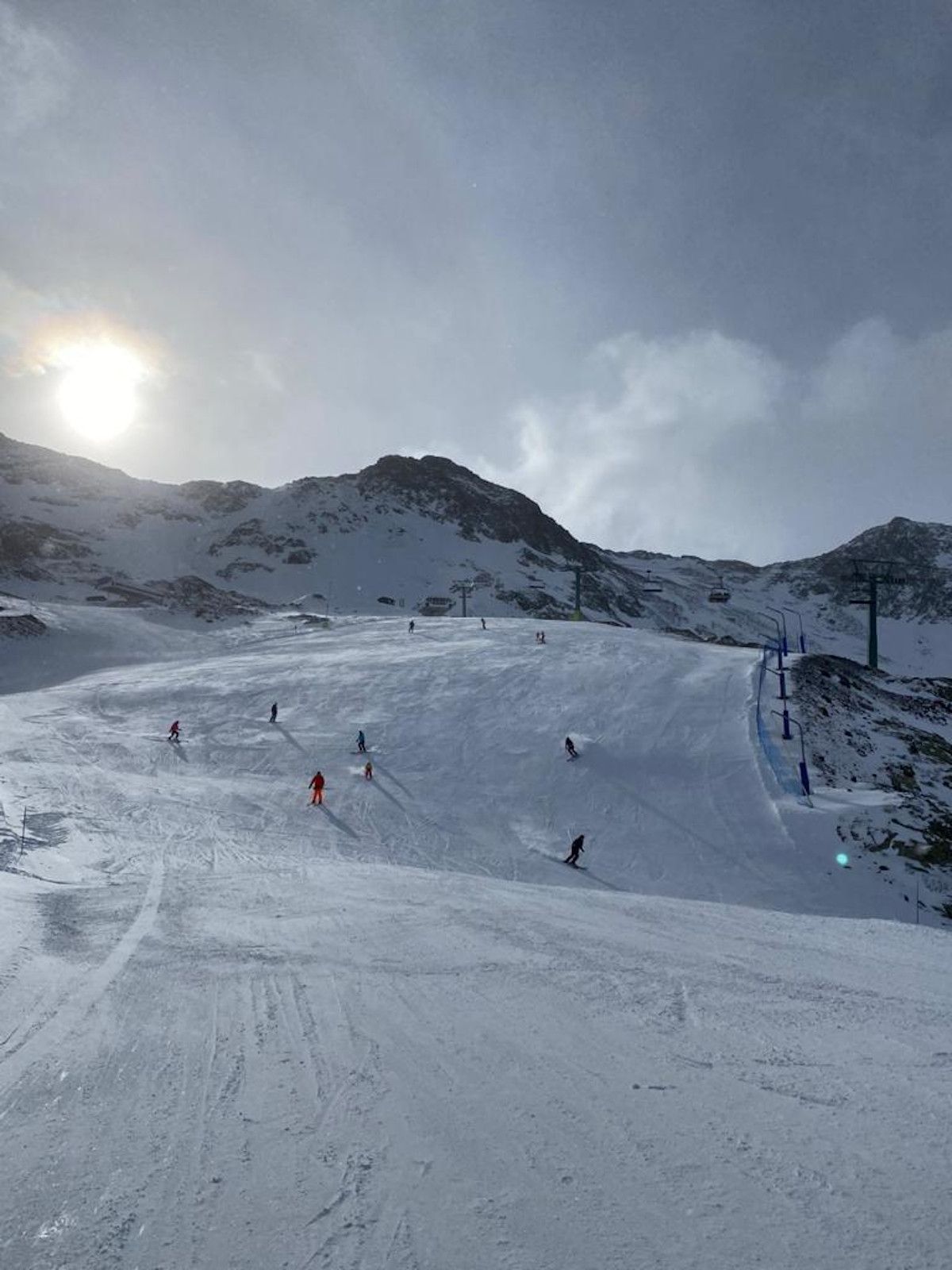 Esquiadors a una de les pistes d'Ordino Arcalís.