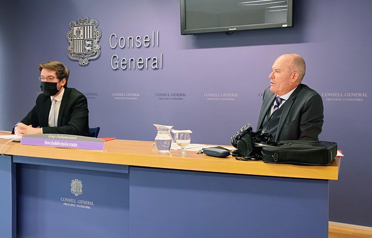 Els consellers del PS, Roger Padreny i Quim Miró durant la roda de premsa.