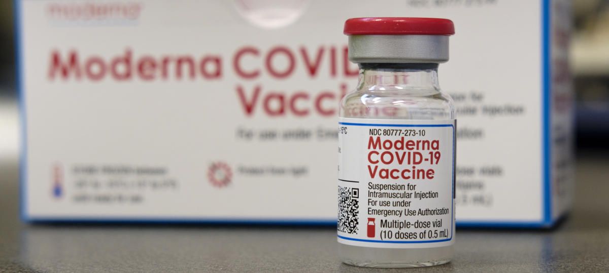 Un envàs d'una vacuna de Moderna.