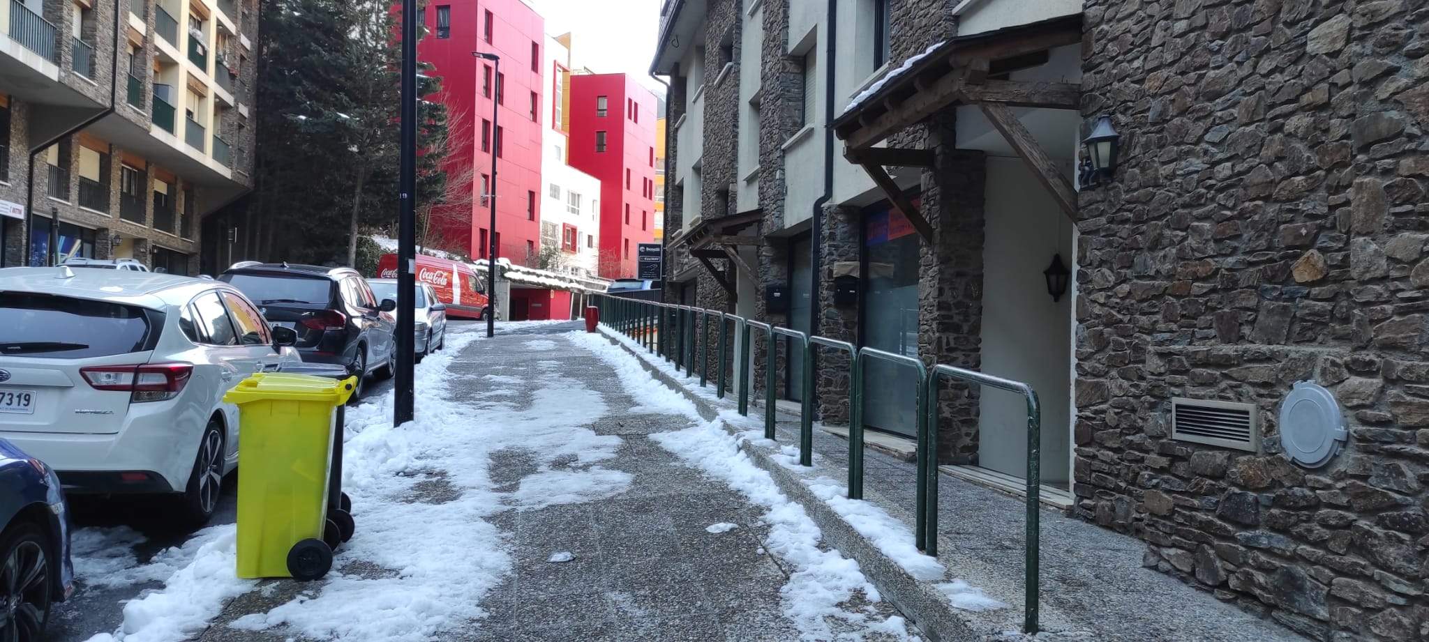 A Terra Vella s'hi hauria practicat una de les detencions i hi hauria, suposadament, un dels punts de venda. La portaveu del Sindicat, Rebeca Bonache.