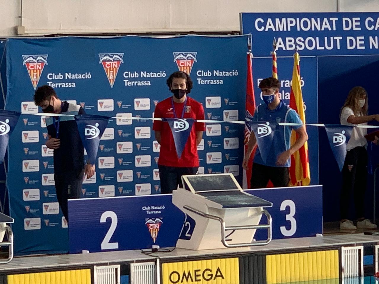 Aleix Férriz (centre) al podi de Terrassa.