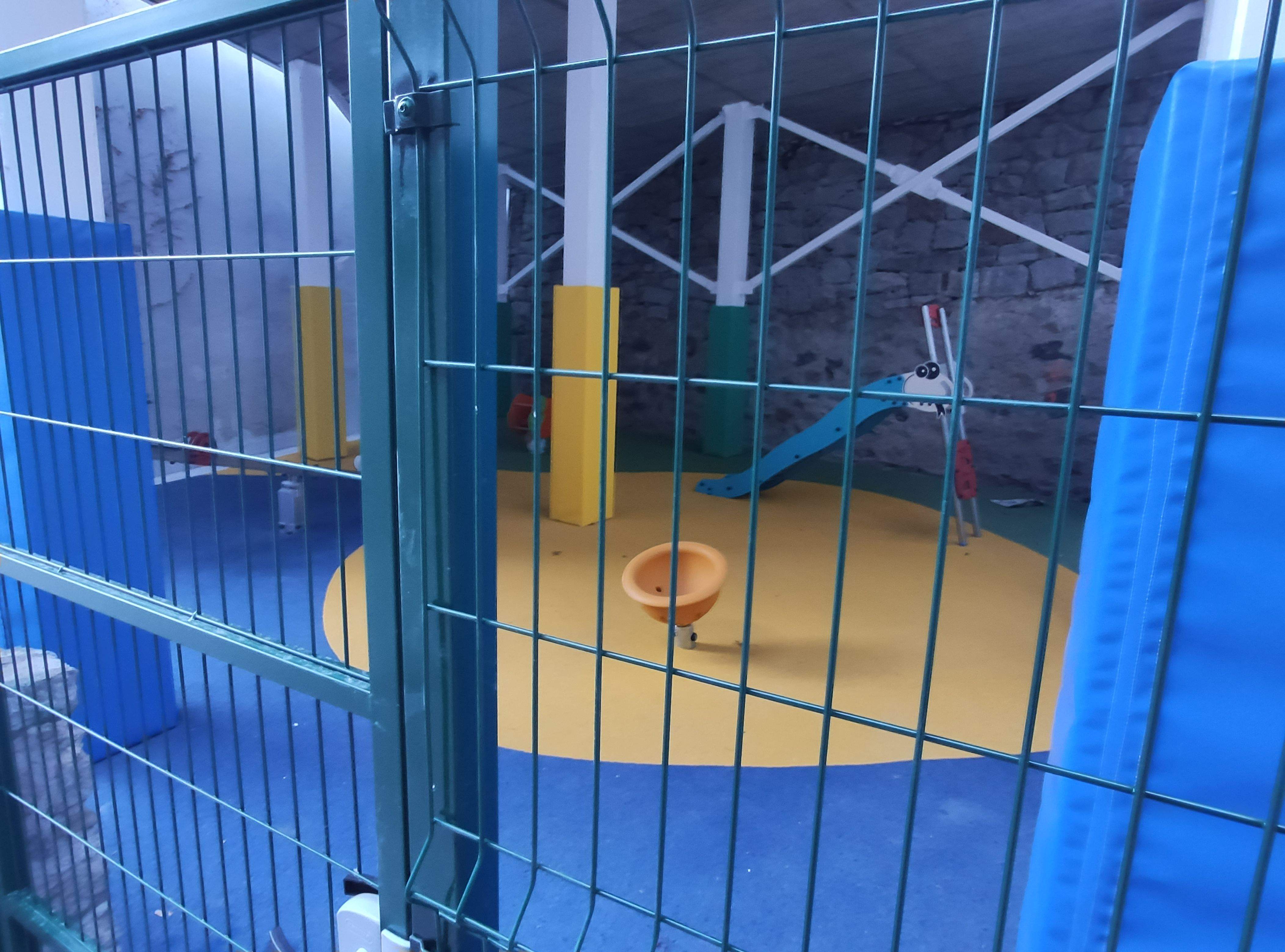 El nou parc infantil.