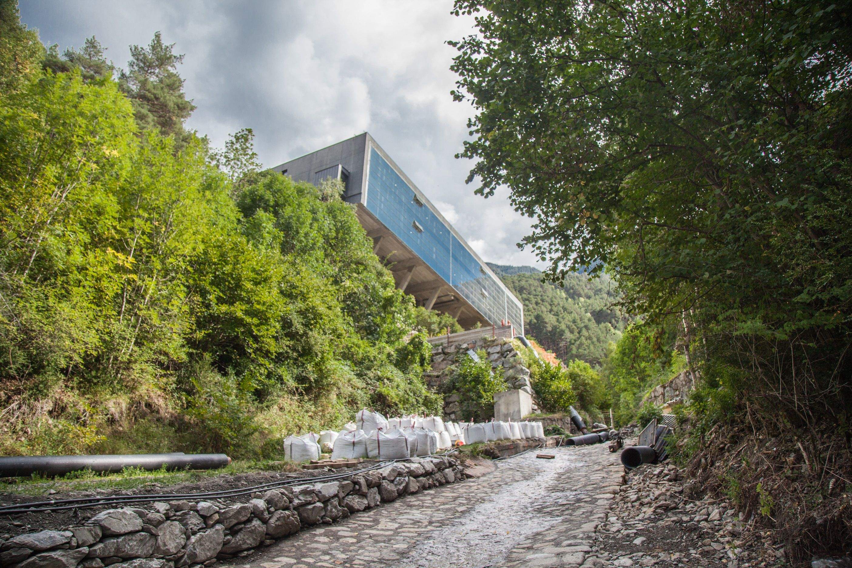 Obres de la xarxa de calor a la Comella.