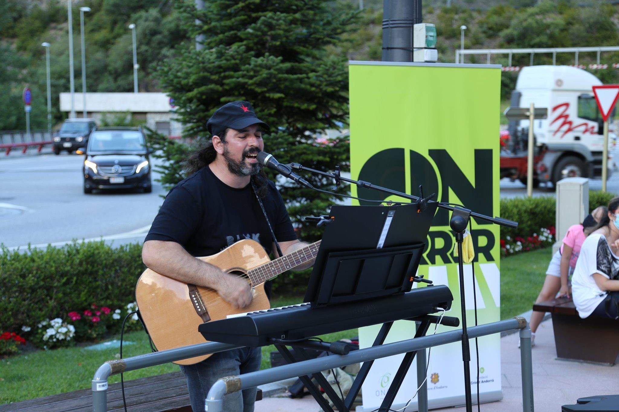 Juli Barrero en una actuació a Sant Julià de Lòria.
