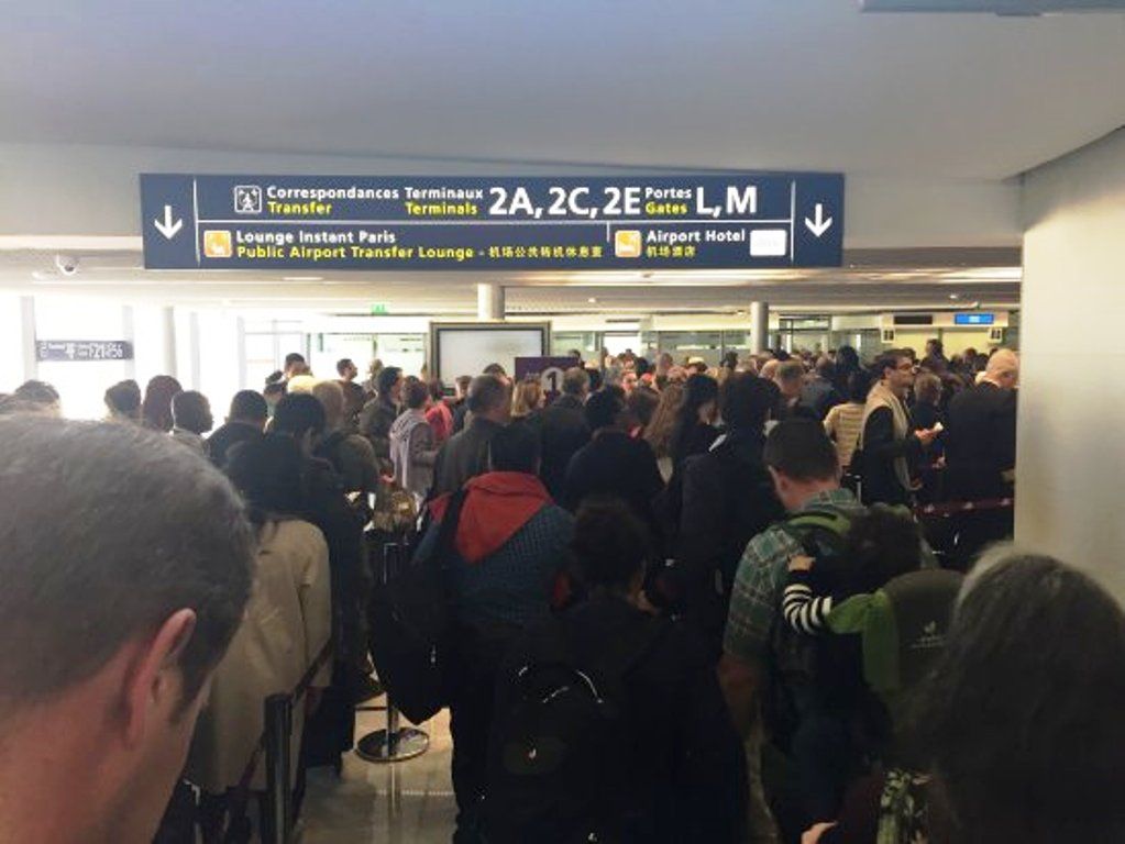 Control de passaport a l'aeroport Charles de Gaulle de París en una foto d'arxiu.