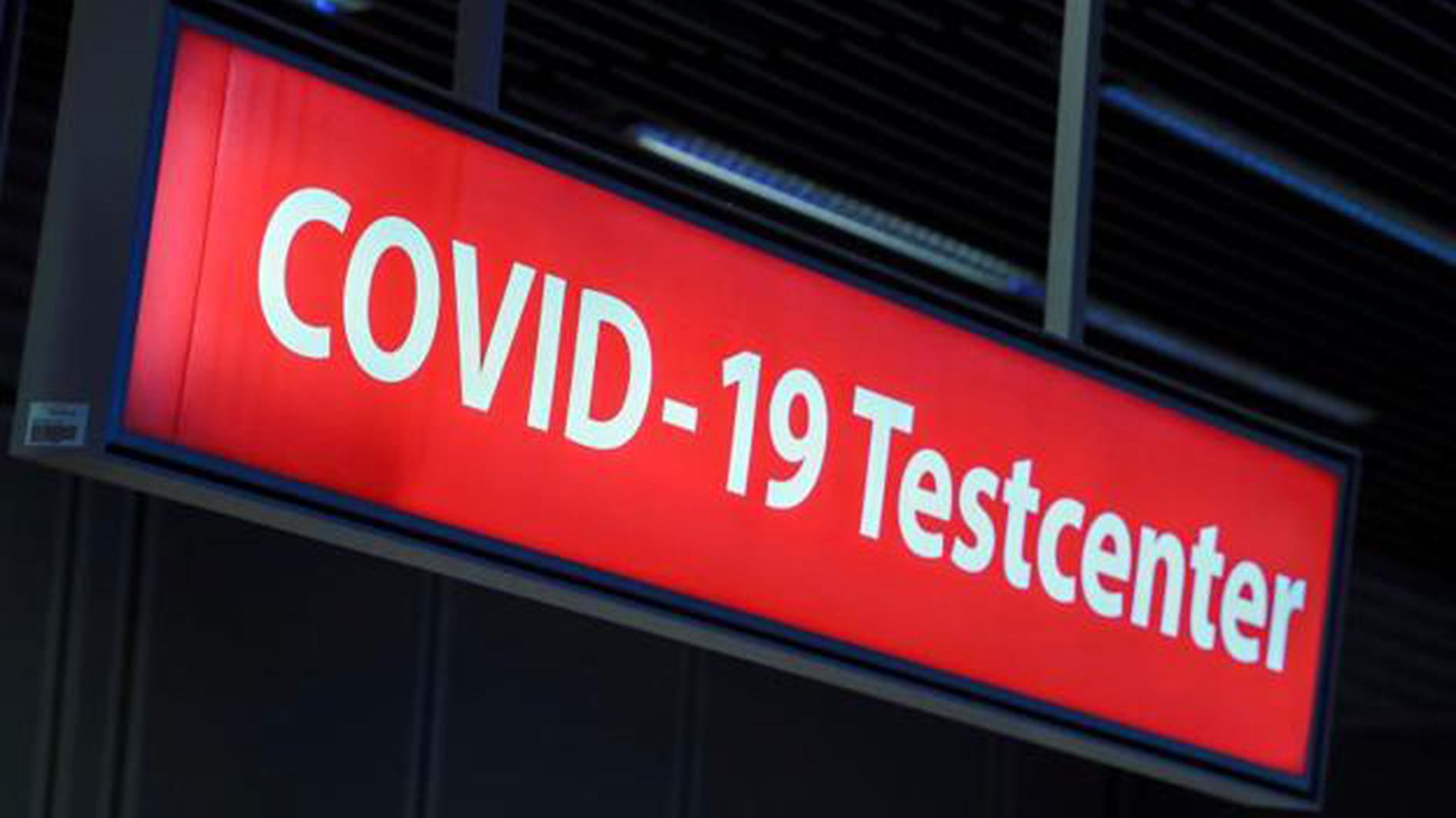 Punt de control de Covid en un aeroport alemany.