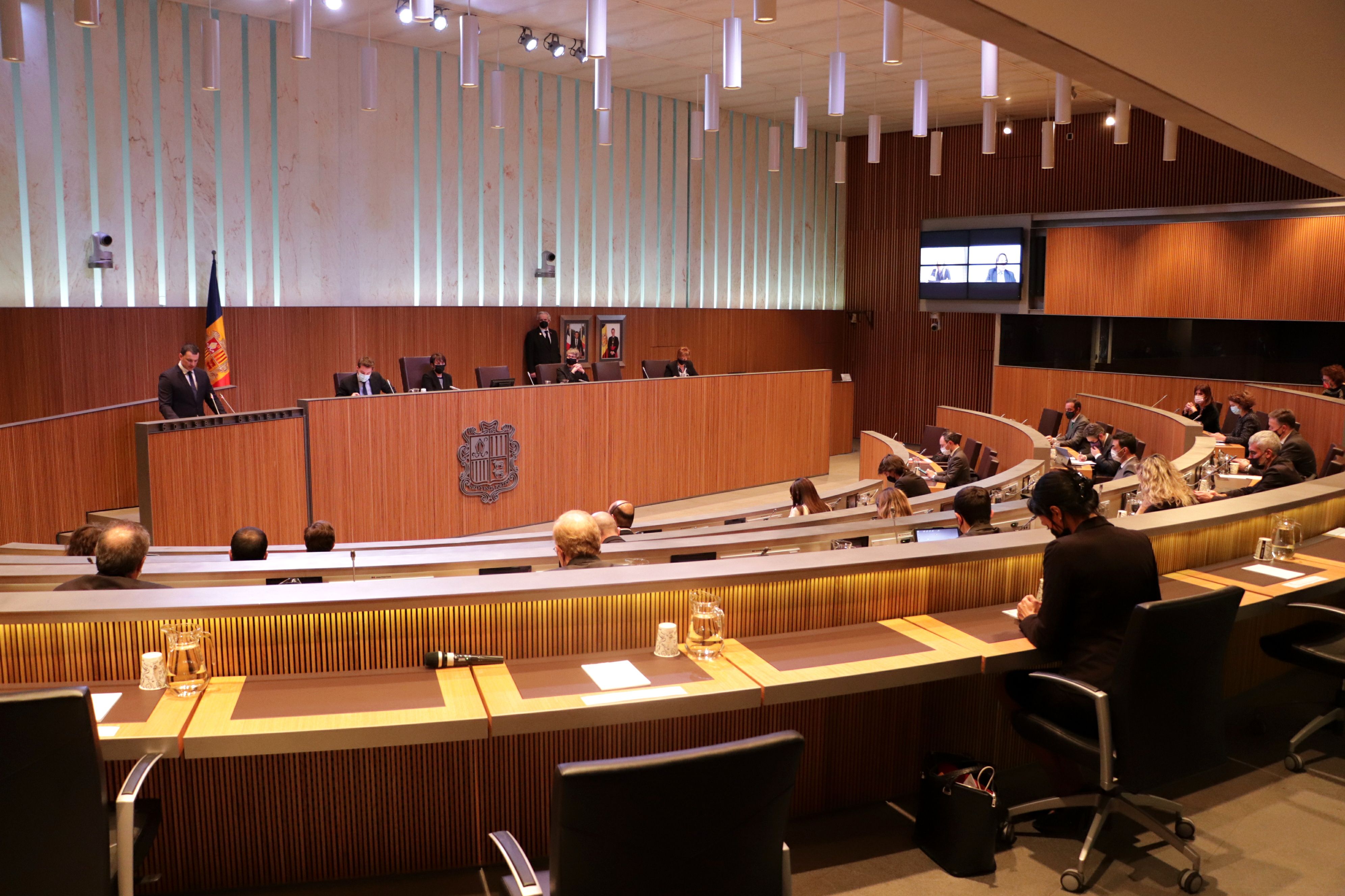 El ple del Consell ha votat de forma unànime a favor de la llei. El ple del Consell ha votat de forma unànime a favor de la llei.