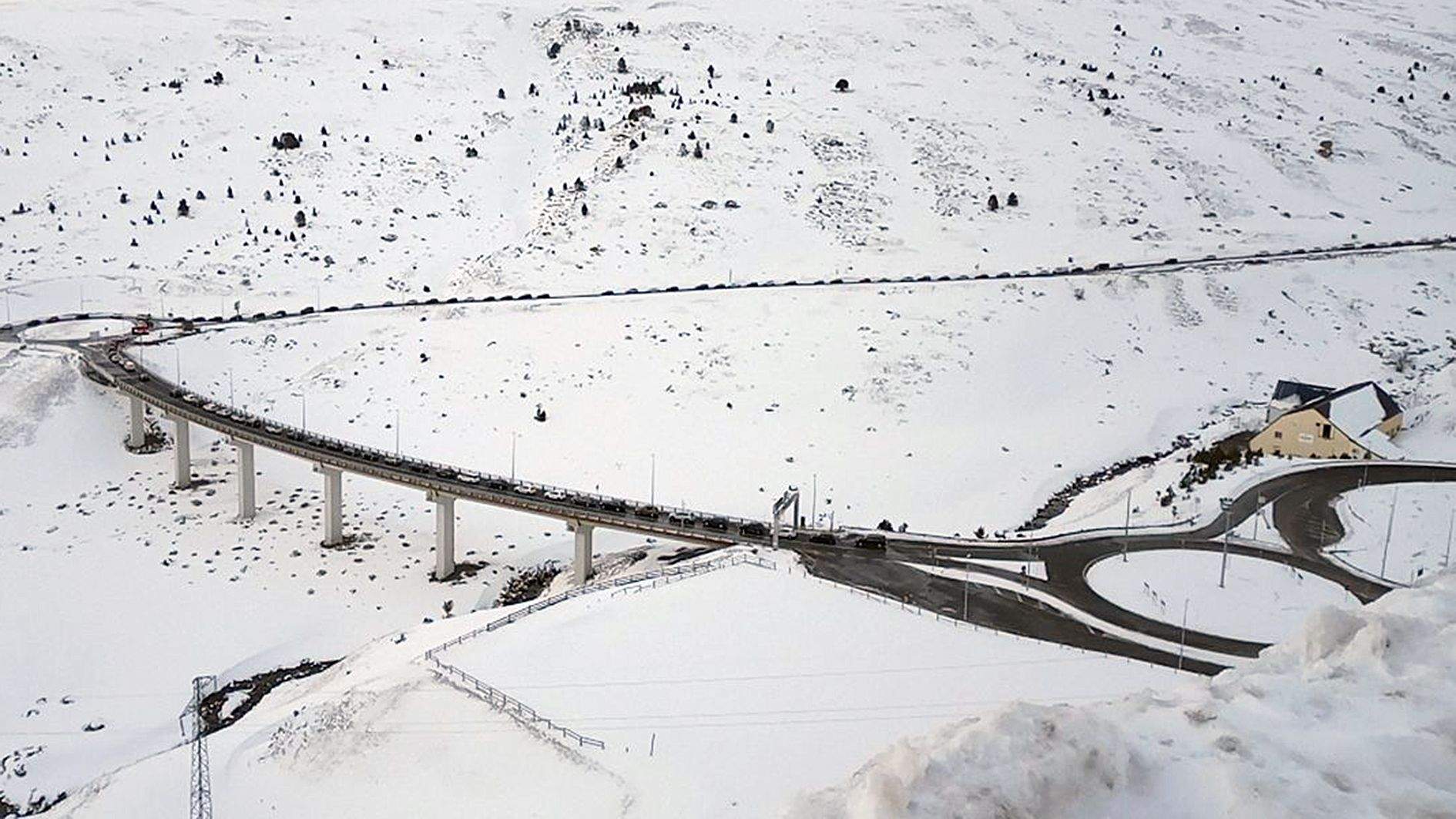 Retencions de sortida del Pas de la Casa aquest diumenge a primera hora de la tarda.
