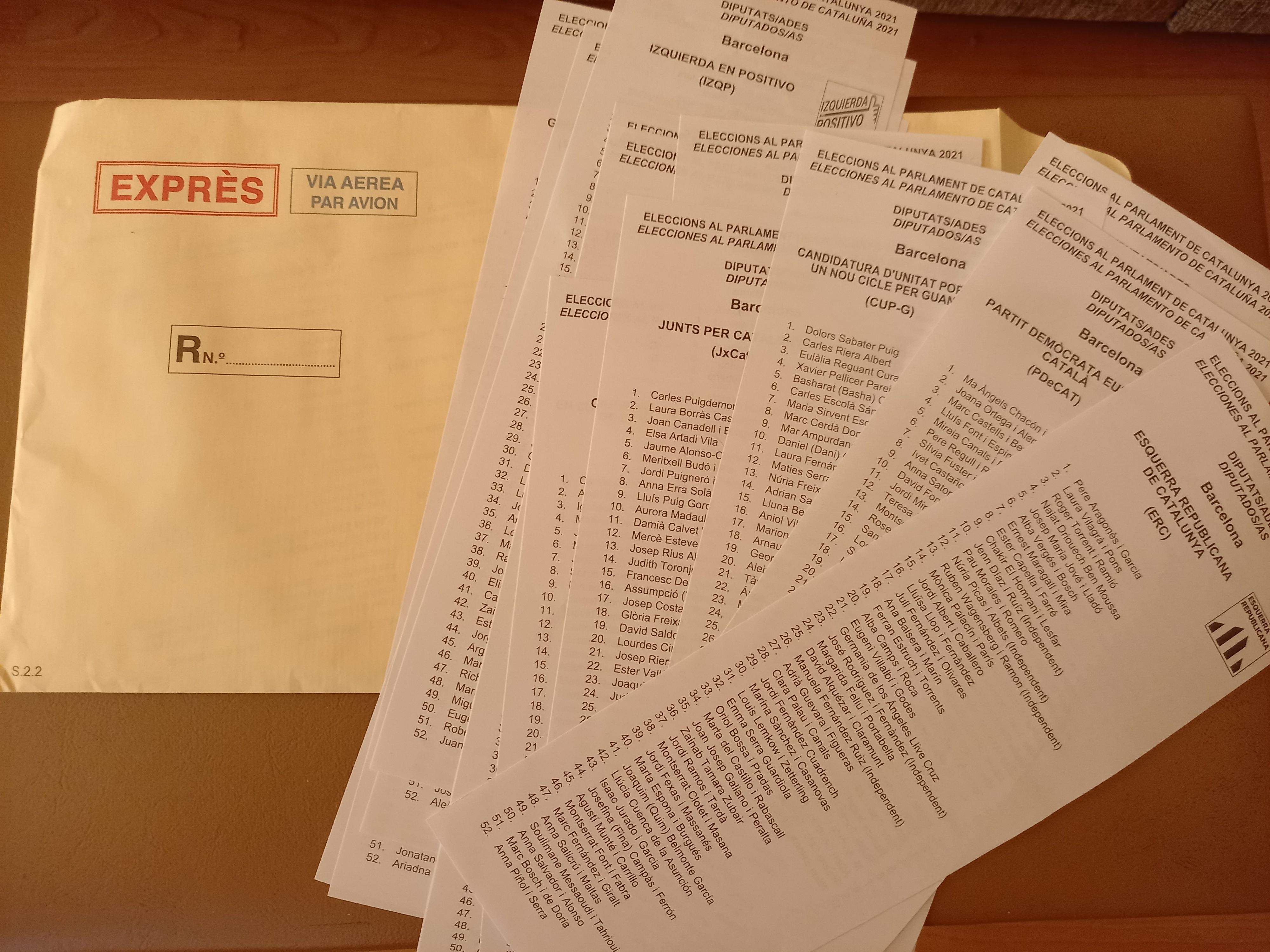 Els residents catalans han començat a rebre la documentació per poder votar.