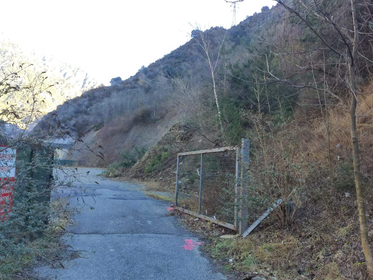 El terreny on s'han aturat les obres.