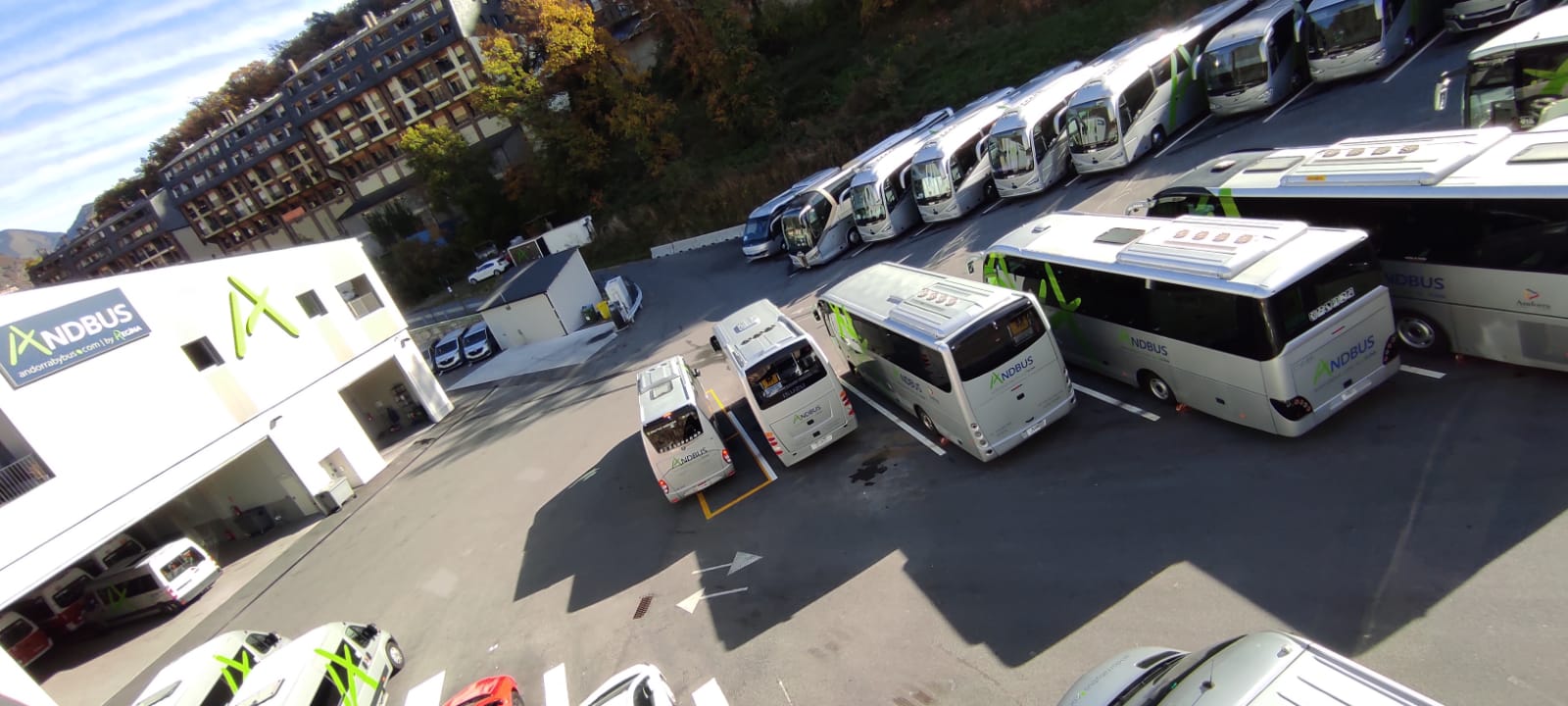La seu central d'Andbus, a la Borda Nova d'Andorra la Vella.