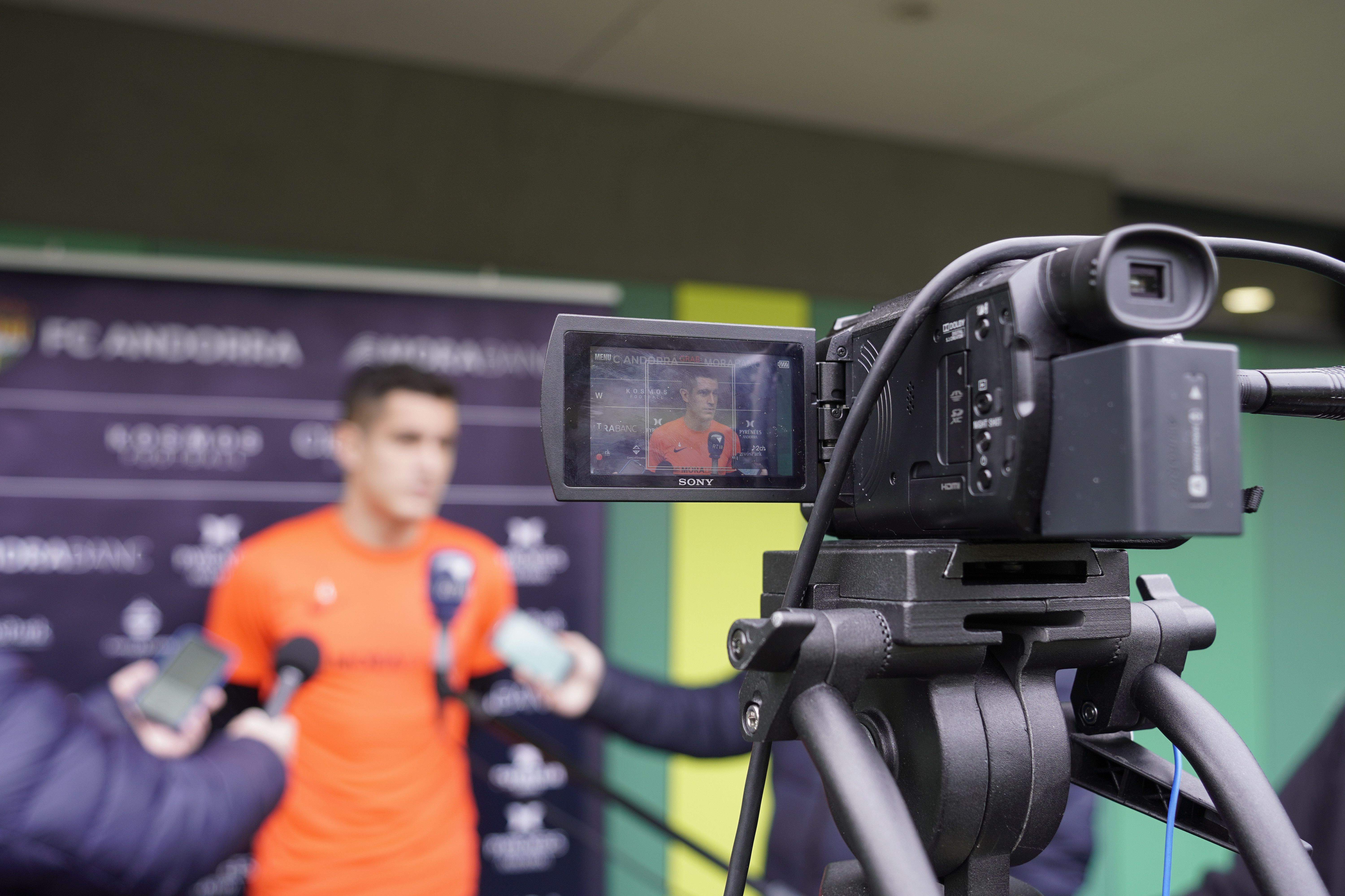 Pedraza, durant la roda de premsa a Prada de Moles.