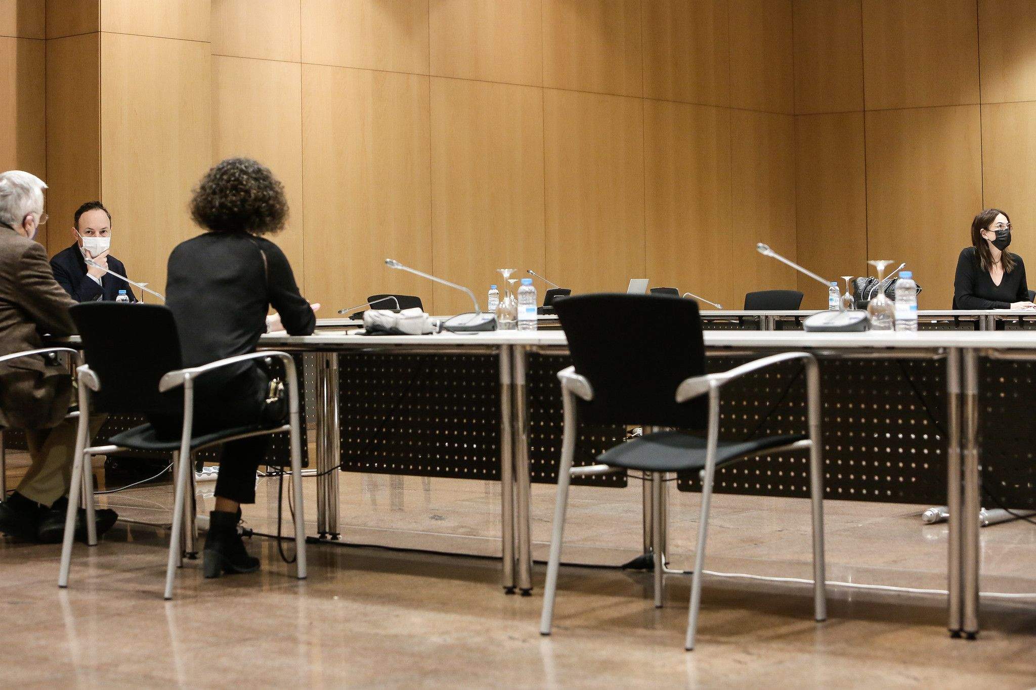 Un  moment de la reunió comerciants-Govern.