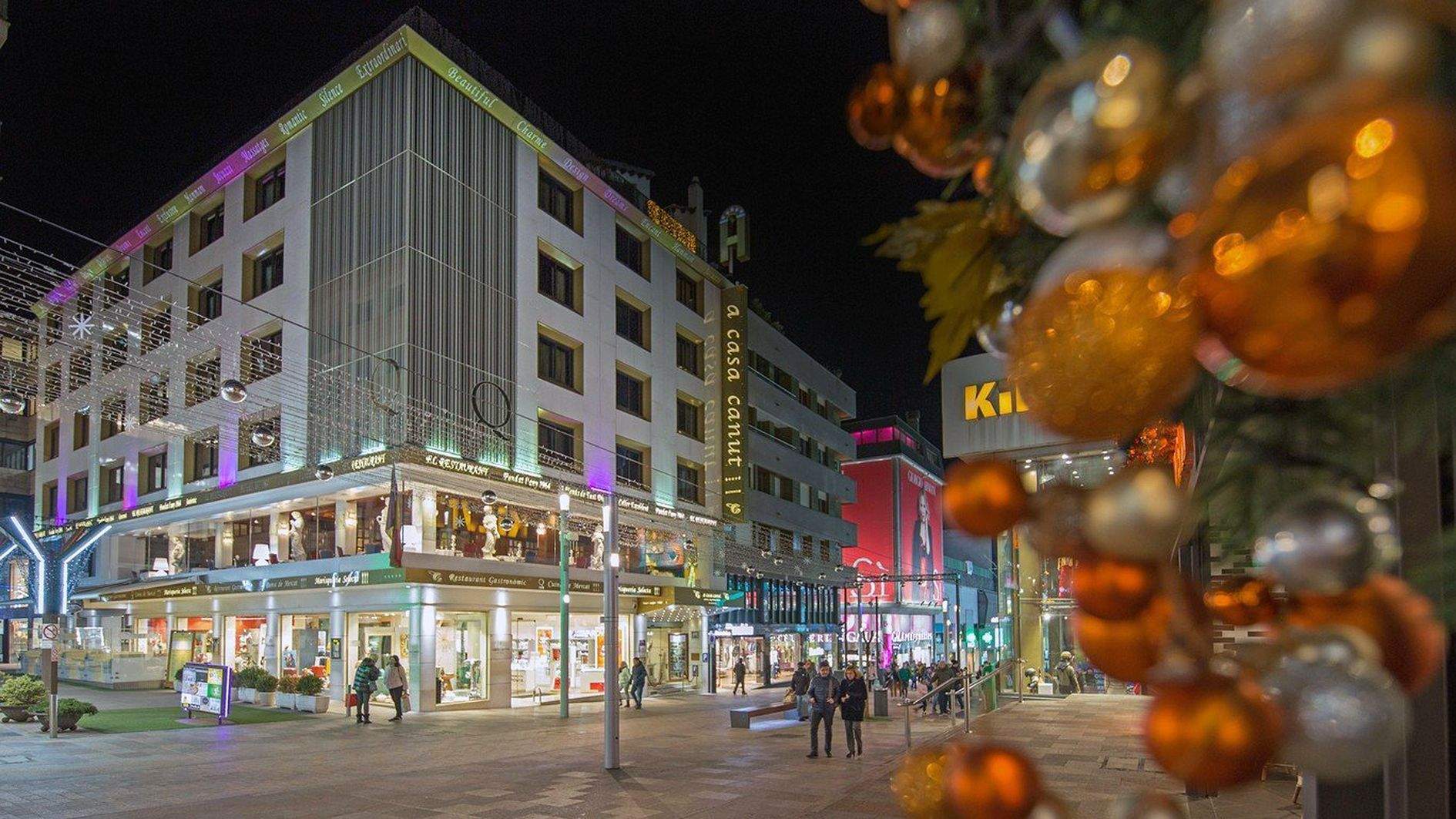 L'Hotel Canut fa més de quatre dècades que funciona a l'avinguda Carlemany.