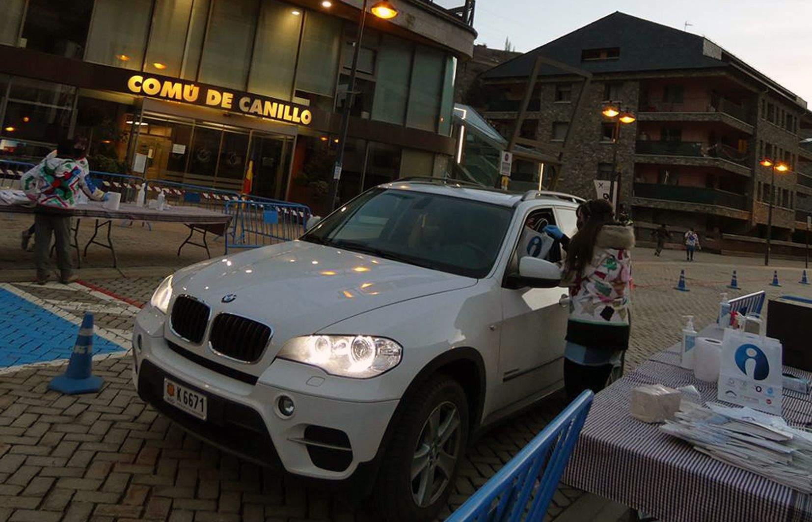 Repartiment de les botifarres.