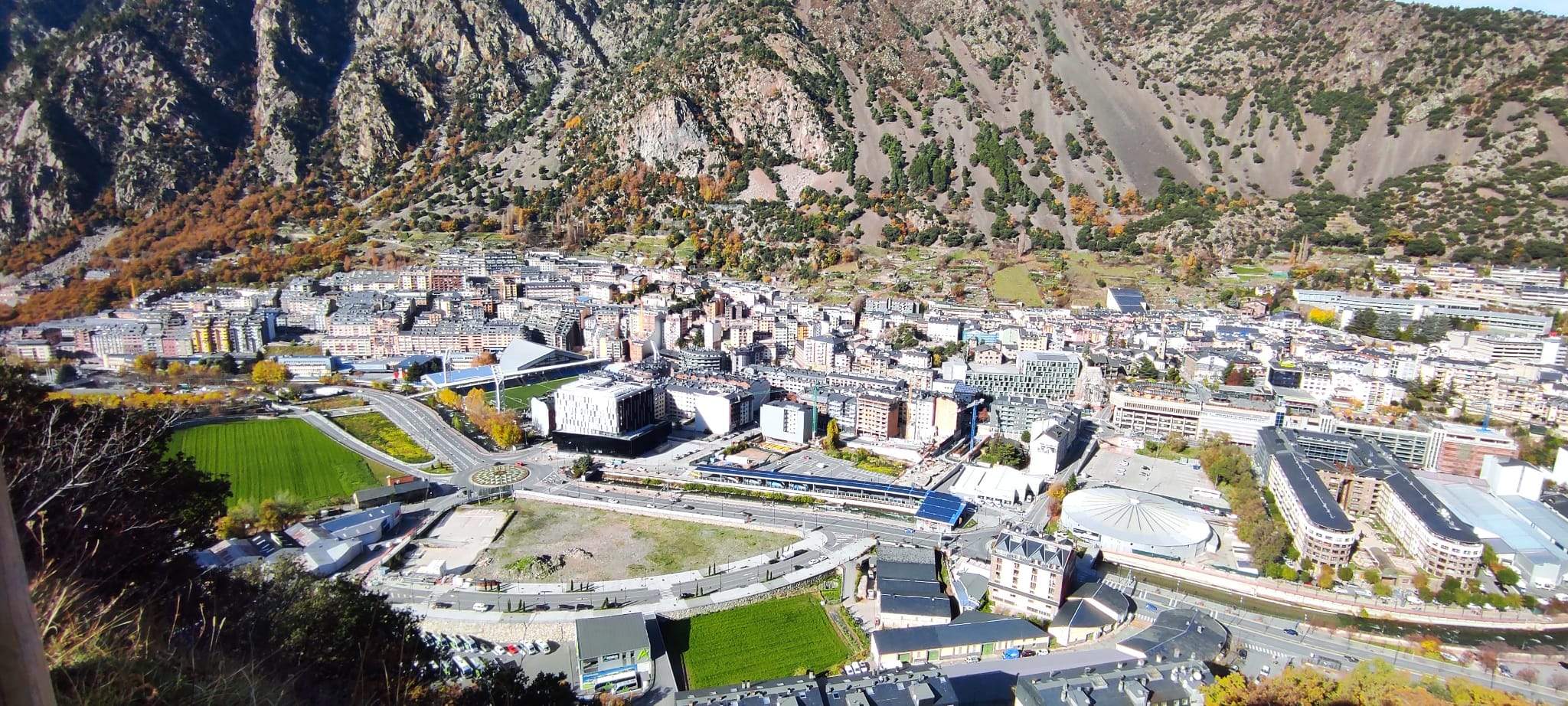 Una vista general del centre d'Andorra la Vella.