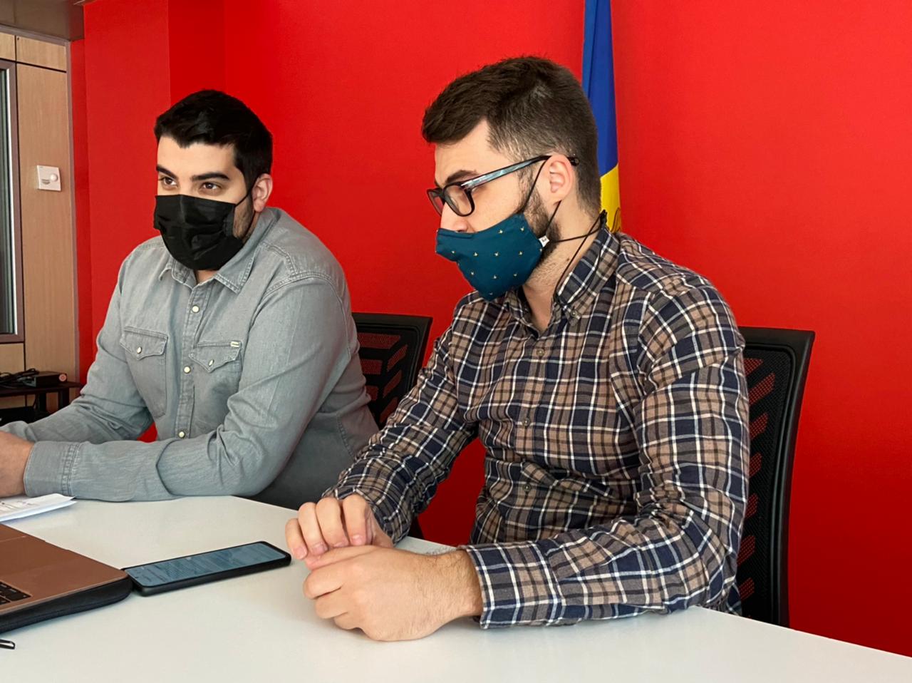 Pere Baró i Joao de Melo durant la compareixença que ha encès la resta de formacions.