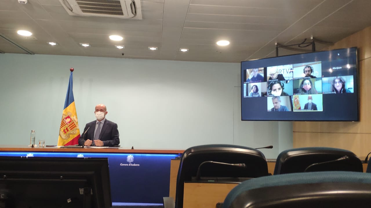 El ministre Benazet, durant la roda de premsa.