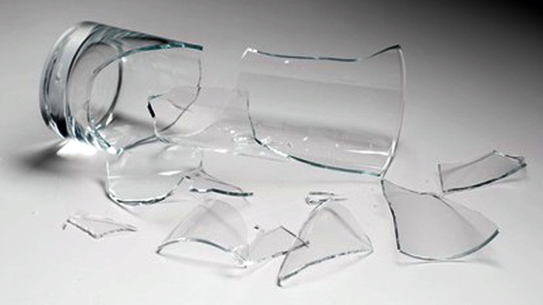 Imatge d'un vas trencat.