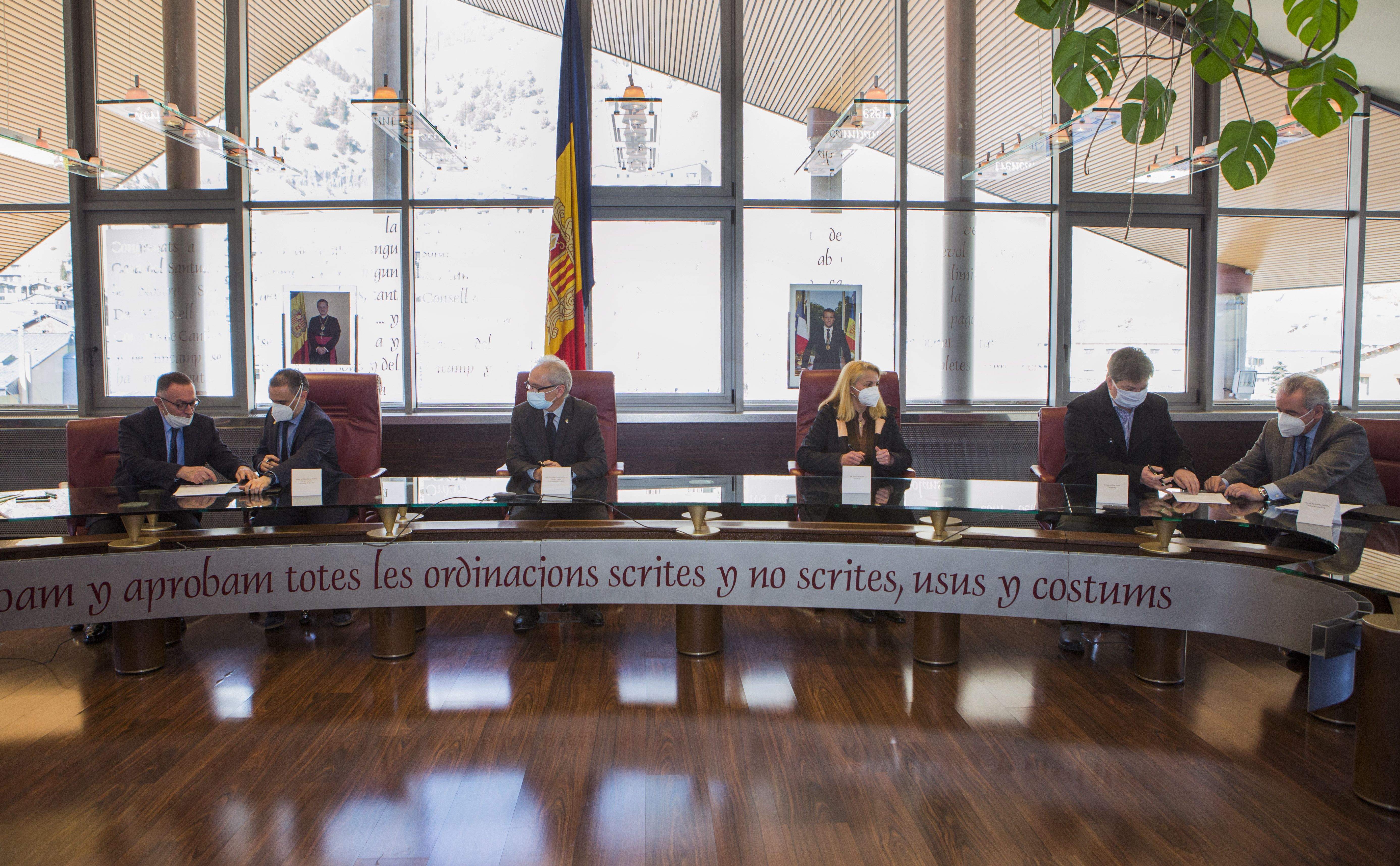 Acte de signatura del contracte.