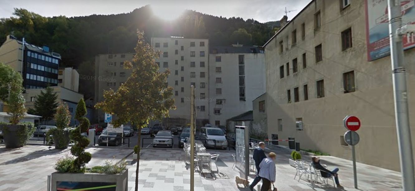 La parcel·la de l'antic hotel Casino on es preveu construir l'edifici. La parcel·la de l'antic hotel Casino on es preveu construir l'edifici.