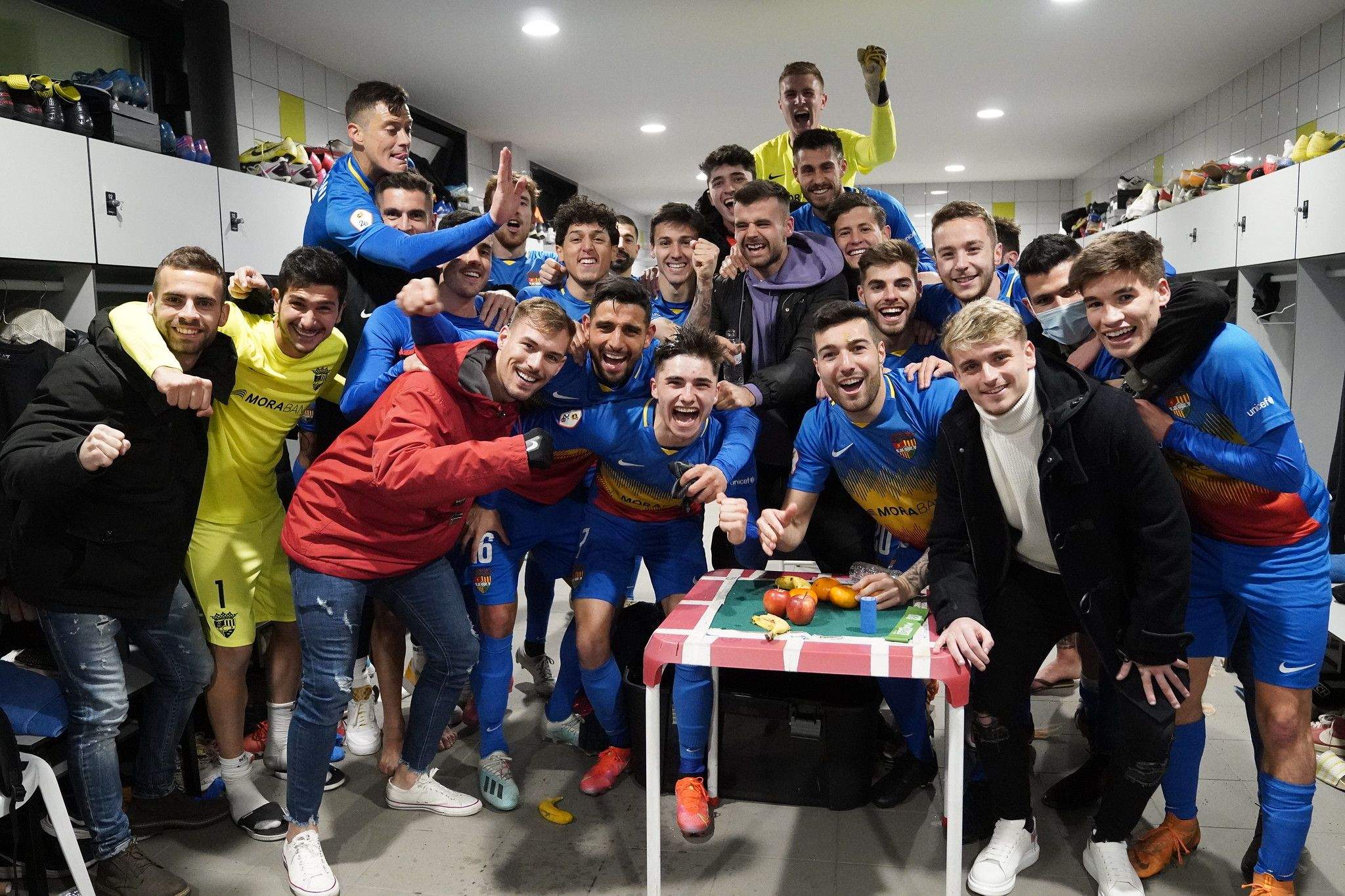 Celebració al vestuari després de la victòria.