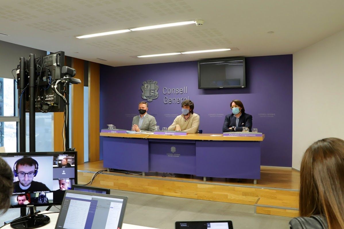 Un moment de la compareixença dels tres presidents parlamentaris de la majoria aquest dilluns.