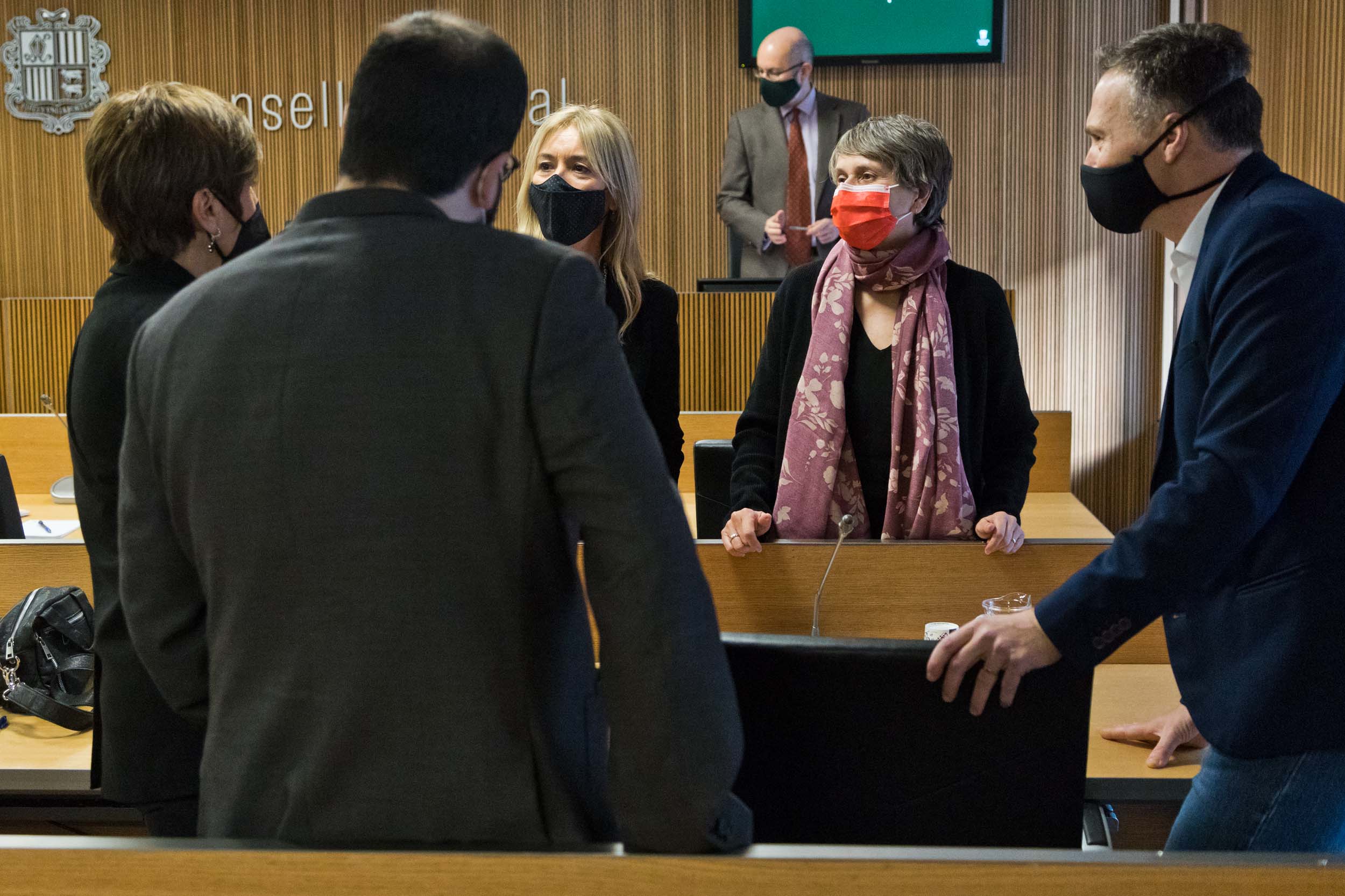 Susanna Vela amb altres polítics al Consell General