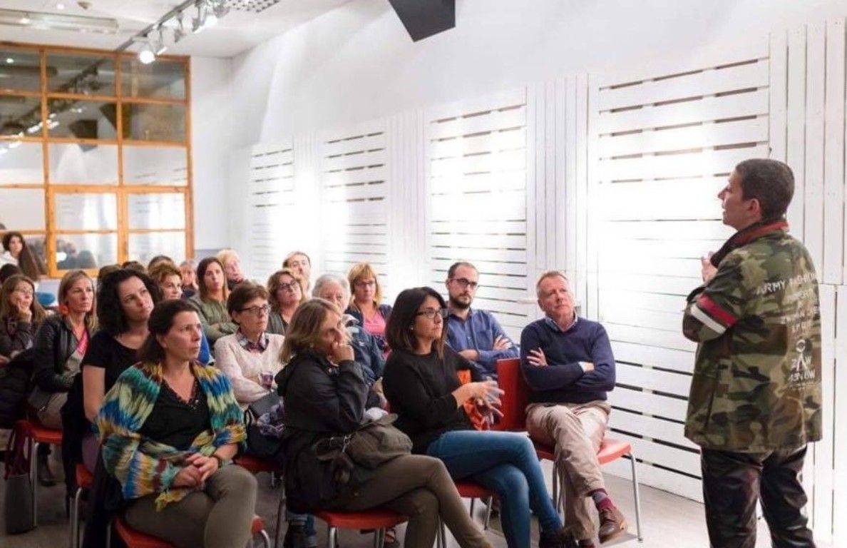 Cristina Segura durant una xerrada al PIJ al 2019.