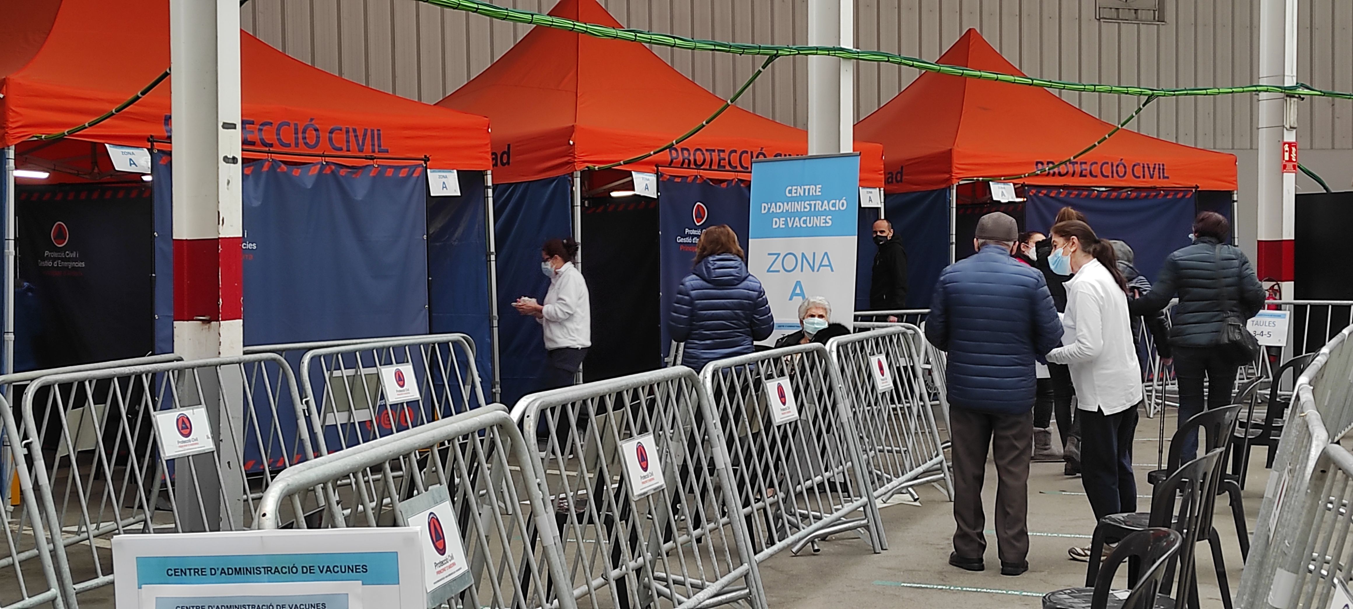 Zona d'accés a l'àrea de vacunació. Zona d'accés a l'àrea de vacunació.