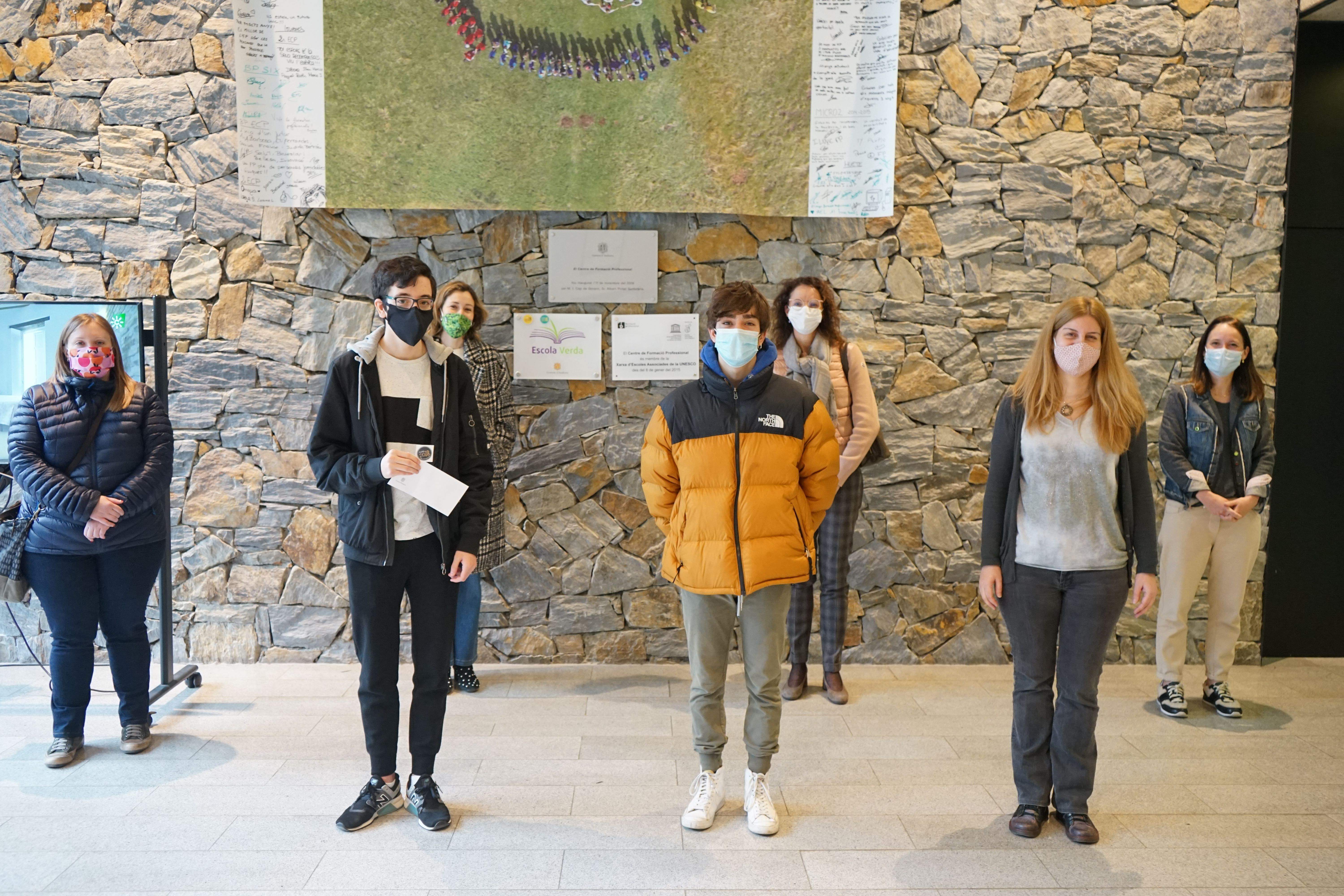 Alguns dels guardonats amb responsables institucionals.