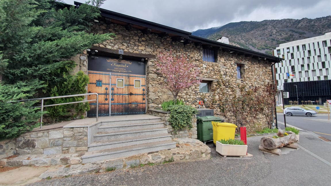 L'entrada a la discoteca Kapital Andorra