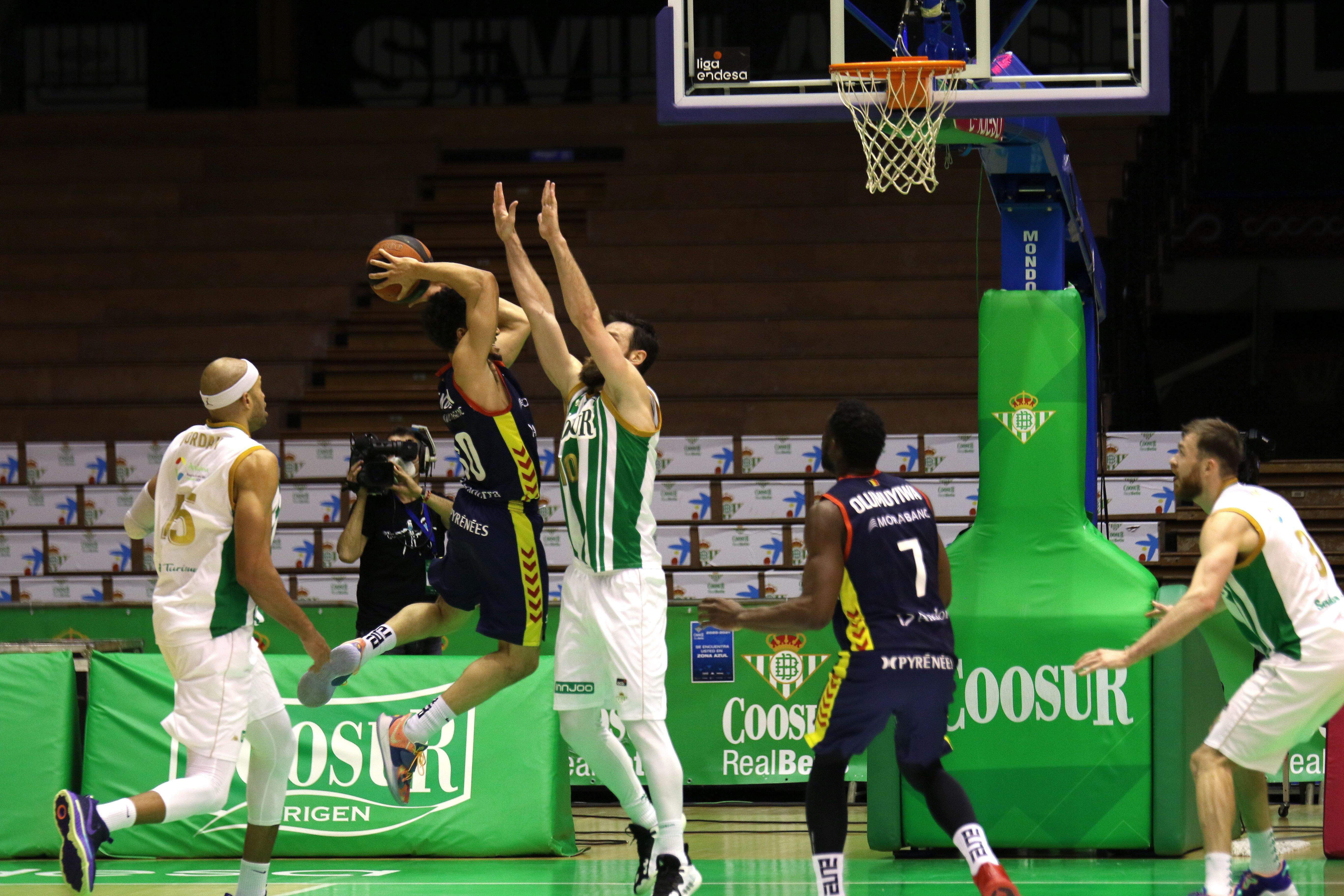 Senglin, com tot el MoraBanc, ha topat contra el mur verd-i-negre.