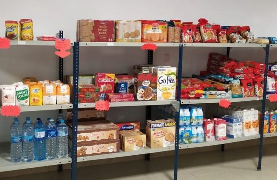 Botiga solidària de la Creu Roja.