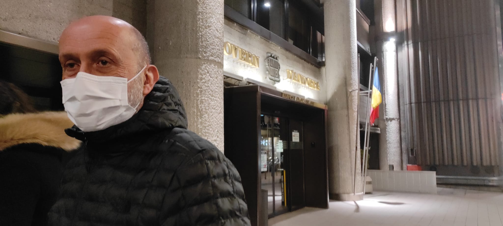 El ministre Benazet ha explicat la situació a les portes de l'edifici administratiu de Govern.