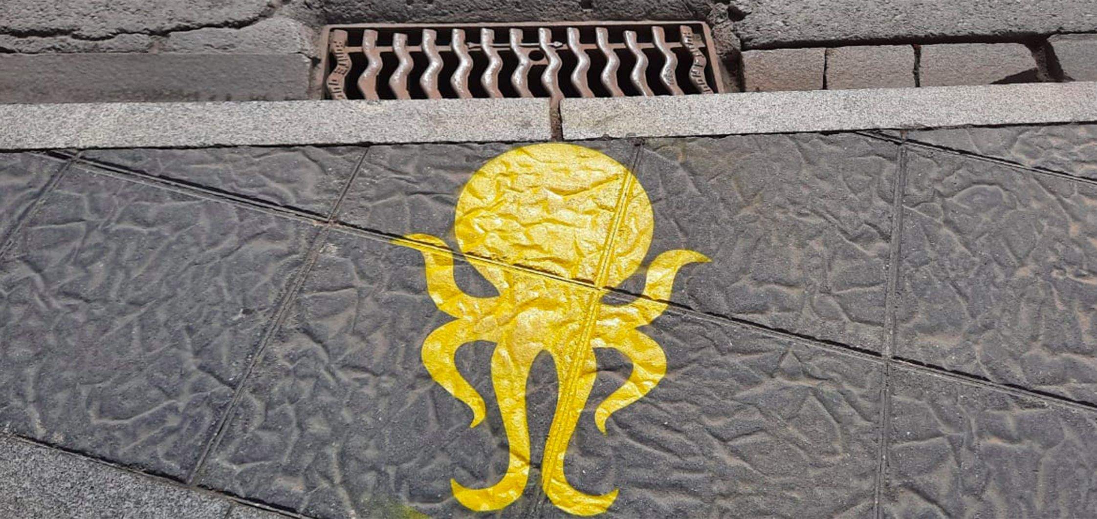 Un pop a tocar d'un embornal.