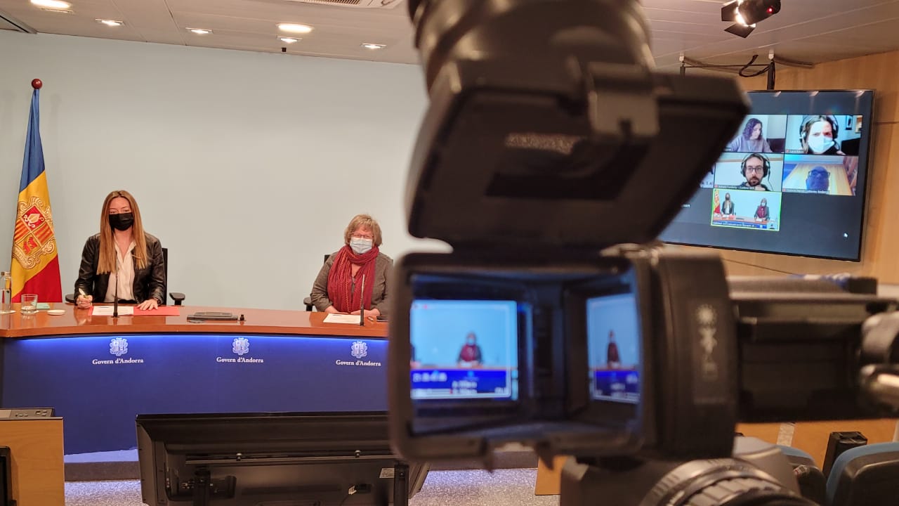 Mas i la doctora Vidal, durant la roda de premsa.