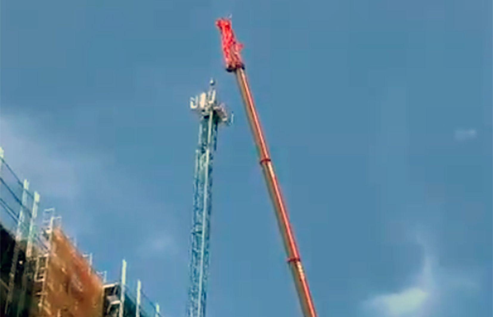 Muntatge de l'estructura metàl·lica.