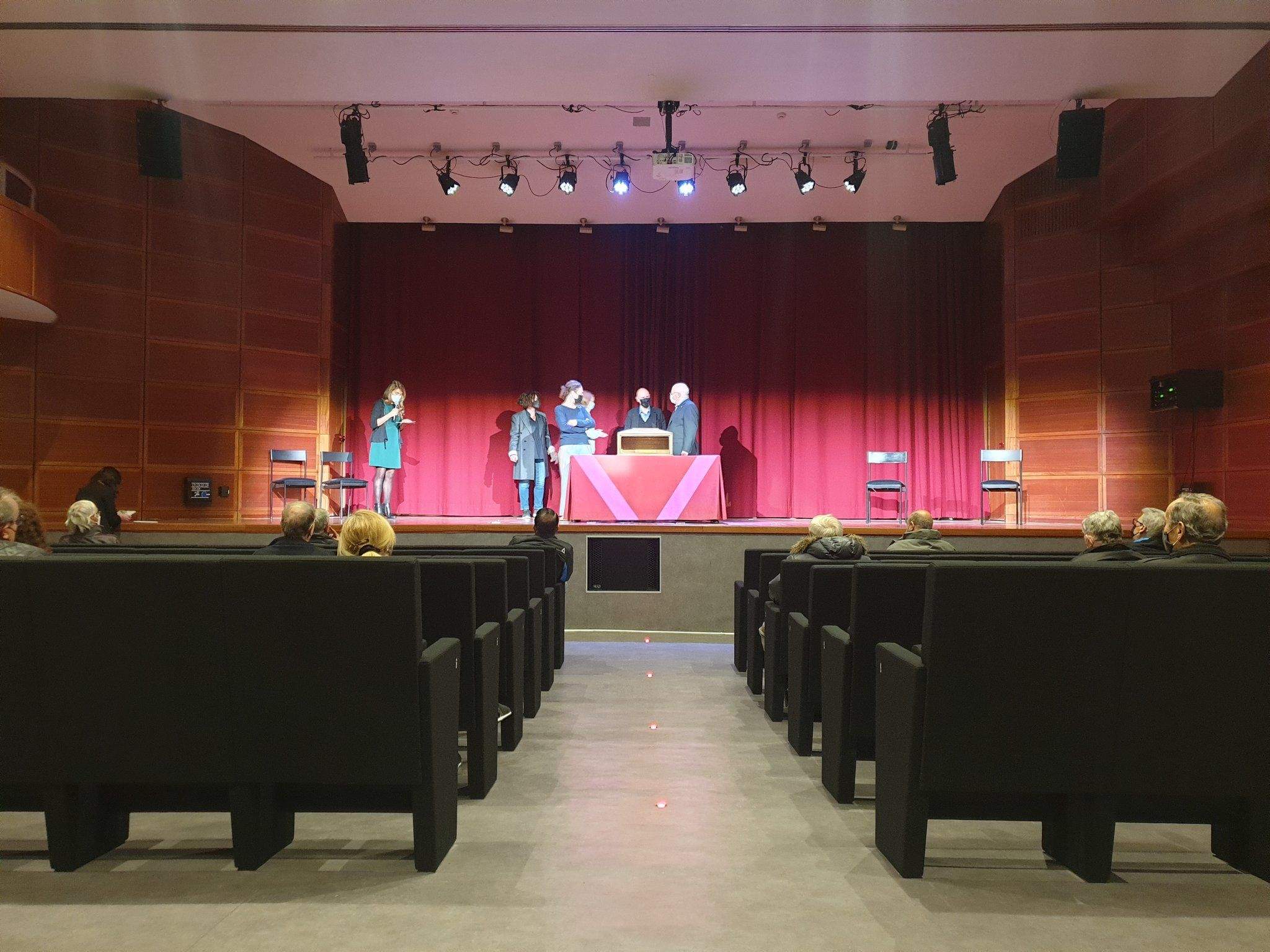 Un instant del sorteig de les parcel·les.