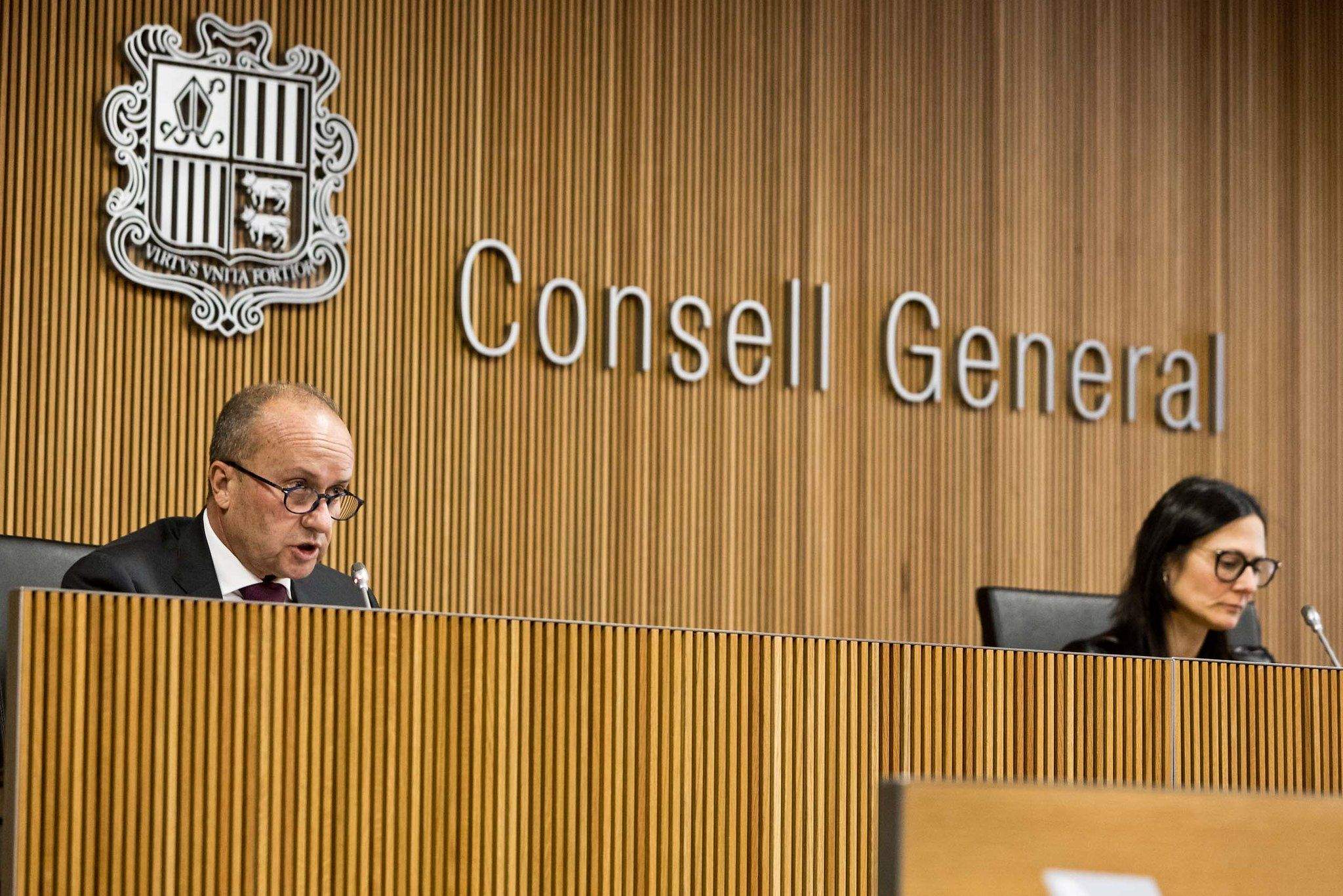 El ministre de Justícia i Interior, Josep Maria Rossell en una compareixença a la comissió legislativa.