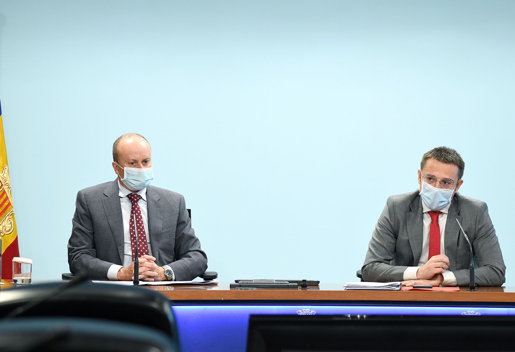 El ministre de Justícia i Interior, Josep Maria Rossell, i el secretari d'Estat de la matèria, Joan León.